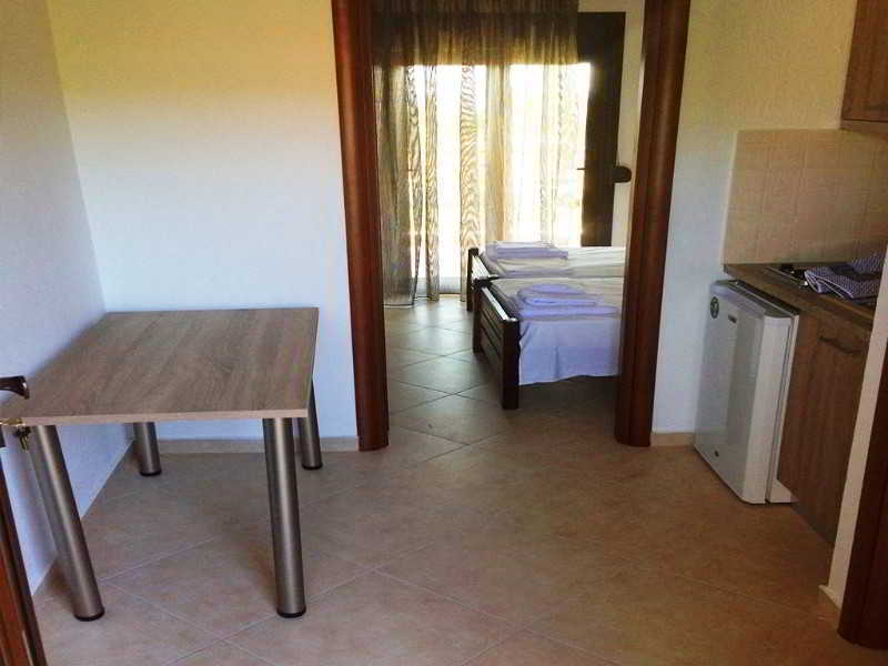 Paradisos Apartments Nea Skioni Buitenkant foto